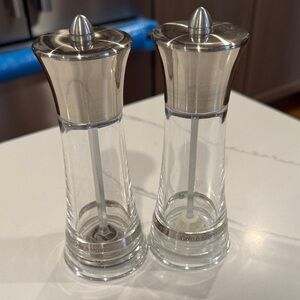 Cole & Mason salt and pepper mill set